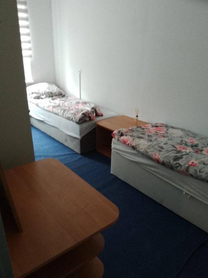 Sagittarius Hostel- Pracowniczy ウッチ エクステリア 写真